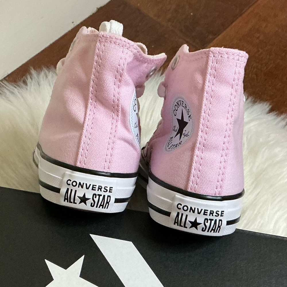 NEW Converse Girls CTAS Pink Canvas Hi Top Casual
Sneaker - 11 Y- New In Box - Picture 4 of 8